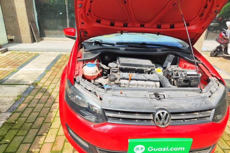 Used Volkswagen Polo 2011 1.6L Automatic ZhiKu Edition Engine Bay Right