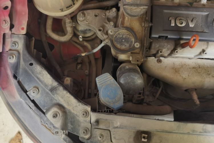 Used Volkswagen Polo 2011 1.4L Automatic ZhiShang Version Engine Bay Right