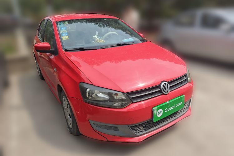 Used Volkswagen Polo 2011 1.4L Manual ZhiLe Edition Front Right 45 Deg