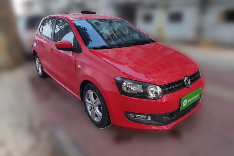 Used Volkswagen Polo 2011 1.6L Manual ZhiShang Edition Front Right 45 Deg