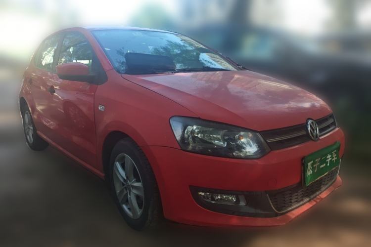 Used Volkswagen Polo 2011 1.6L Manual ZhiShang Edition Front Right 45 Deg