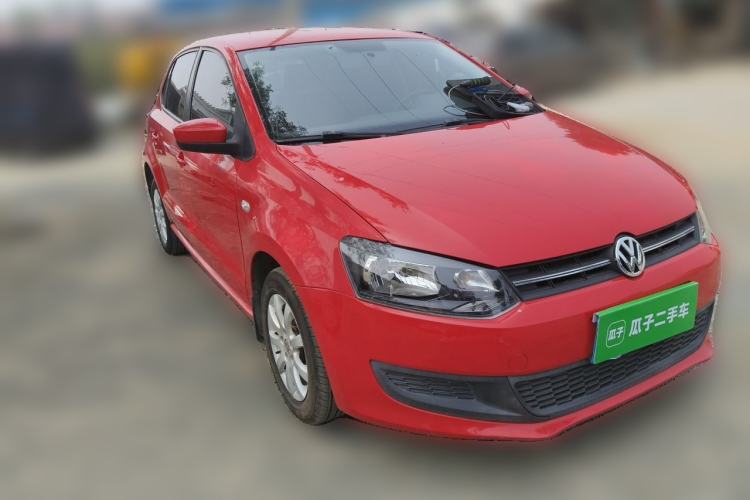 Used Volkswagen Polo 2011 1.4L Manual ZhiLe Edition Front Right 45 Deg