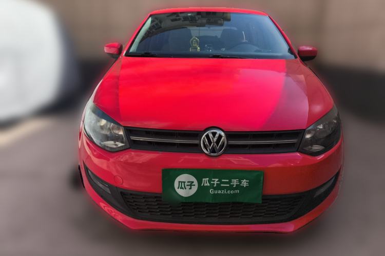 Used Volkswagen Polo 2011 1.6L Manual ZhiShang Edition Front Right 45 Deg