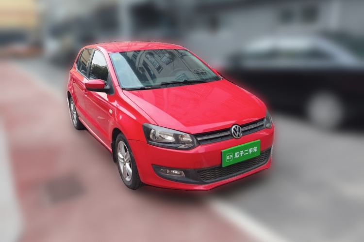 Used Volkswagen Polo 2011 1.6L Manual ZhiShang Edition Front Right 45 Deg