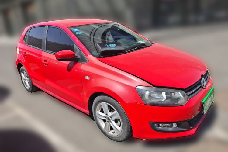 Used Volkswagen Polo 2011 1.6L Manual ZhiShang Edition Front Right 45 Deg