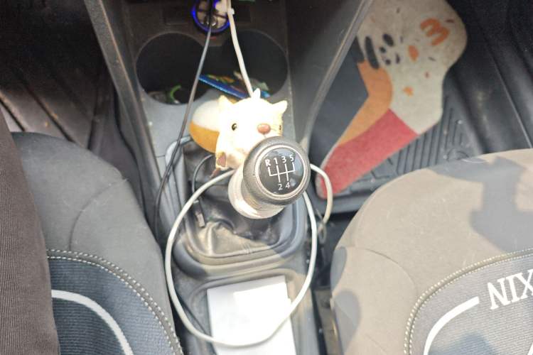 Used Volkswagen Polo 2011 1.4L Manual ZhiLe Edition Gear Lever
