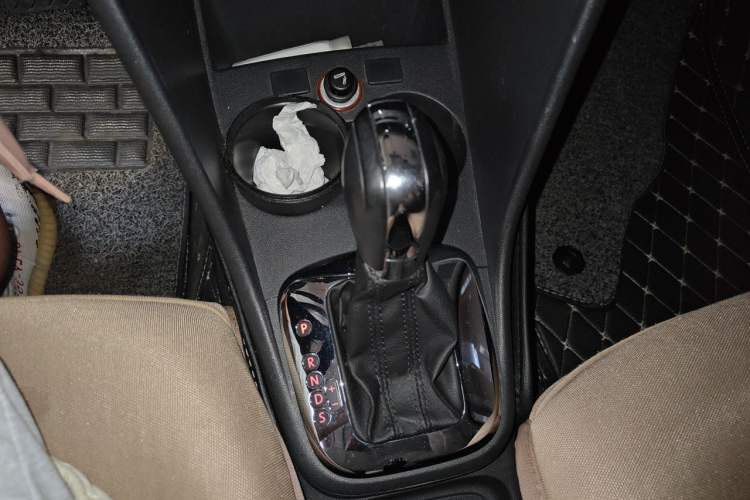 Used Volkswagen Polo 2011 1.4L Automatic ZhiCool Edition Gear Lever