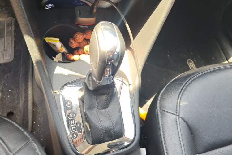 Used Volkswagen Polo 2011 1.6L Automatic ZhiKu Edition Gear Lever