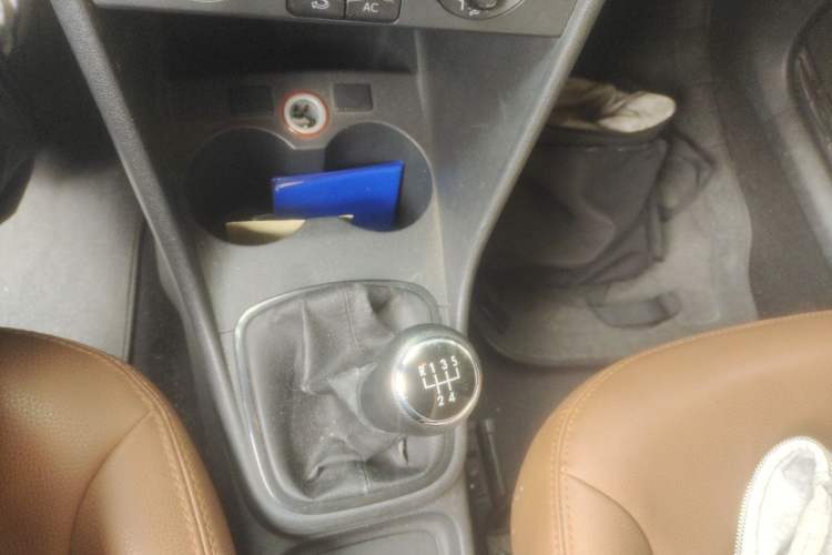 Used Volkswagen Polo 2011 1.4L Manual ZhiShang Edition Gear Lever