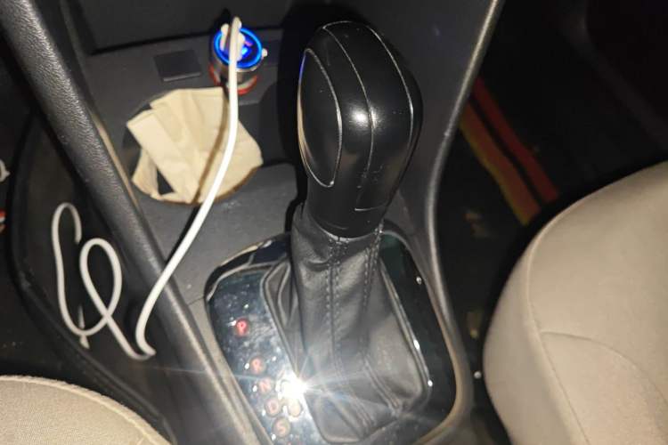 Used Volkswagen Polo 2011 1.6L Automatic ZhiShang Version Gear Lever