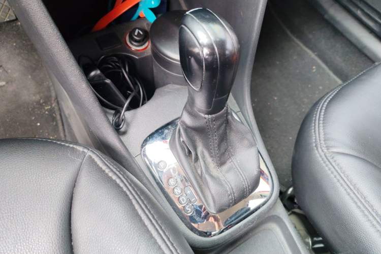 Used Volkswagen Polo 2011 1.6L Automatic ZhiShang Version Gear Lever