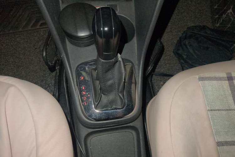 Used Volkswagen Polo 2011 1.4L Automatic ZhiShang Version Gear Lever