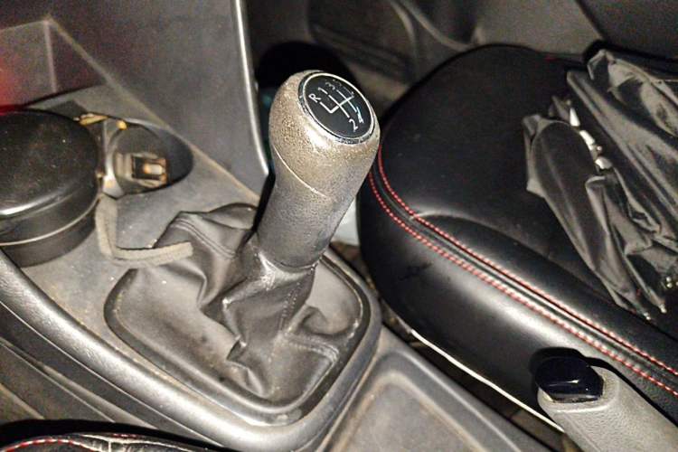 Used Volkswagen Polo 2011 1.6L Manual ZhiShang Edition Gear Lever