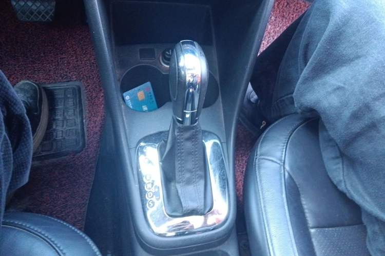 Used Volkswagen Polo 2011 1.6L Automatic ZhiKu Edition Gear Lever