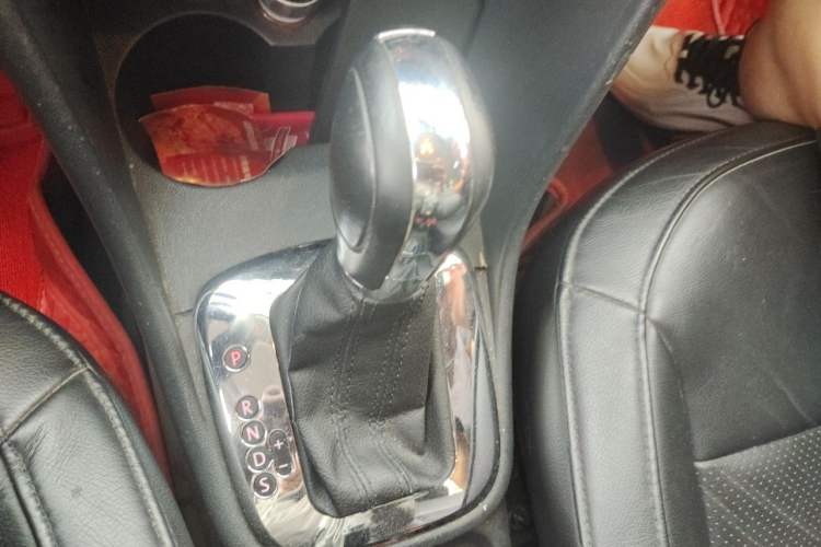 Used Volkswagen Polo 2011 1.6L Automatic ZhiKu Edition Gear Lever