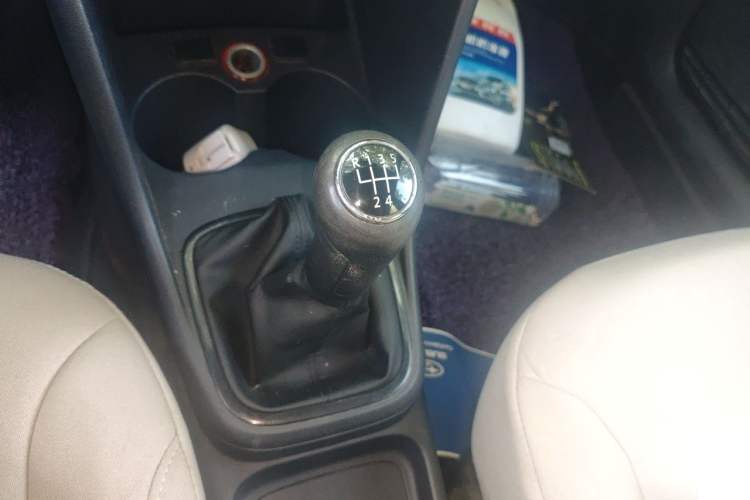 Used Volkswagen Polo 2011 1.6L Manual ZhiShang Edition Gear Lever