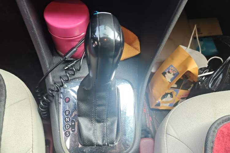 Used Volkswagen Polo 2011 1.6L Automatic ZhiShang Version Gear Lever