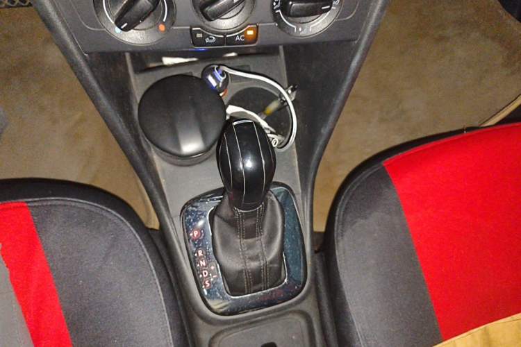 Used Volkswagen Polo 2011 1.4L Automatic ZhiShang Version Gear Lever