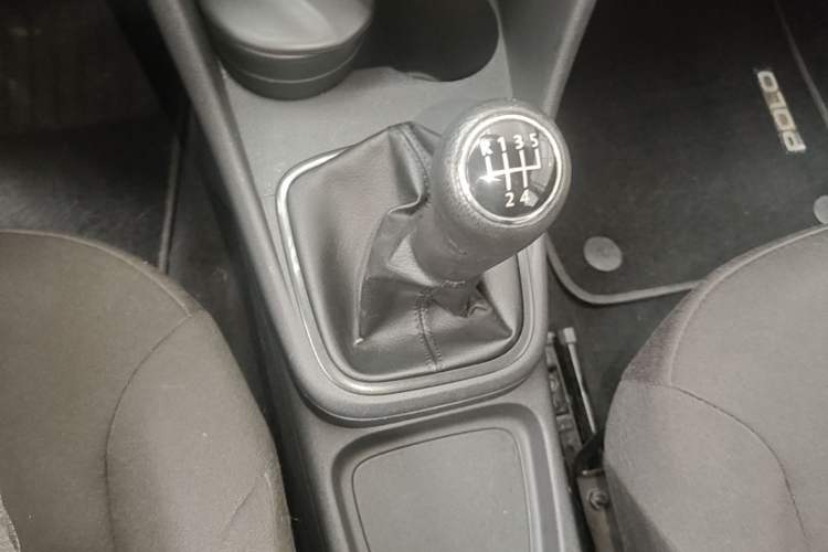 Used Volkswagen Polo 2011 1.4L Manual ZhiLe Edition Gear Lever