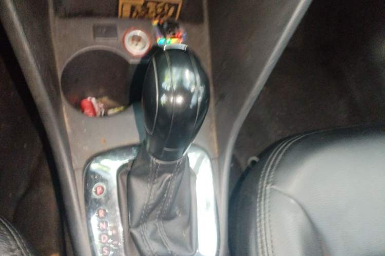 Used Volkswagen Polo 2011 1.6L Automatic ZhiShang Version Gear Lever
