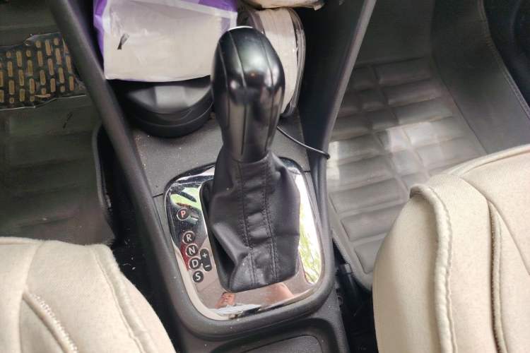 Used Volkswagen Polo 2011 1.6L Automatic ZhiShang Version Gear Lever