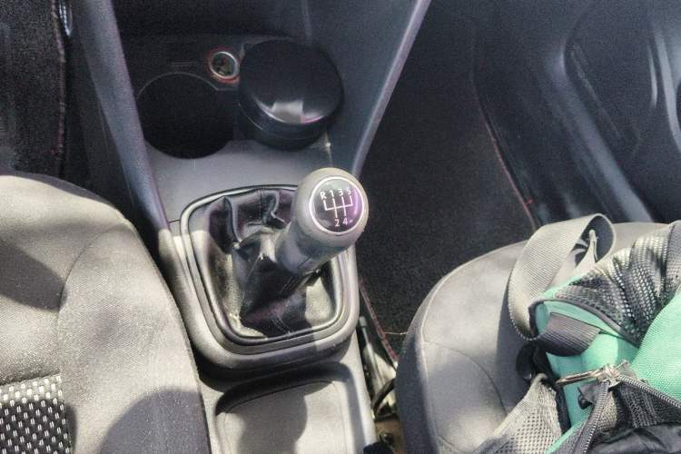Used Volkswagen Polo 2011 1.4L Manual ZhiShang Edition Gear Lever