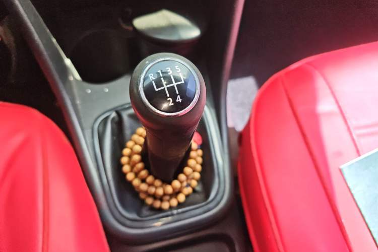 Used Volkswagen Polo 2011 1.6L Manual ZhiShang Edition Gear Lever