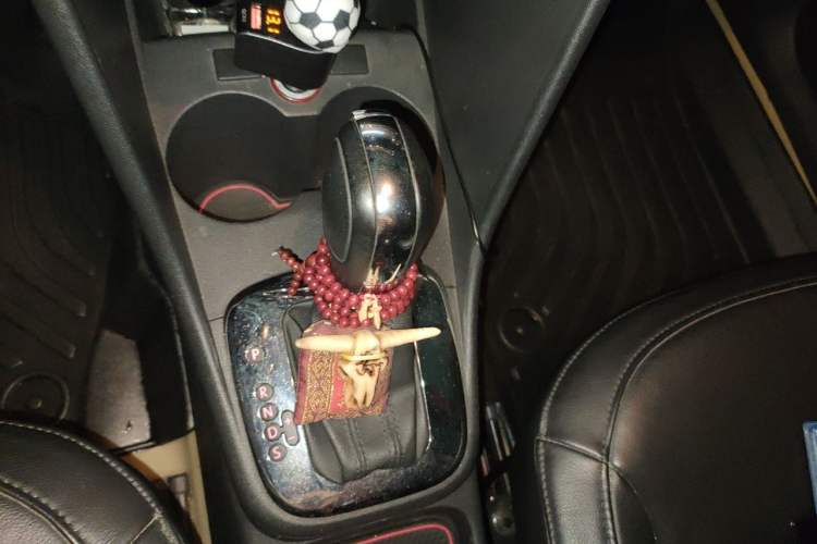 Used Volkswagen Polo 2011 1.6L Automatic ZhiKu Edition Gear Lever