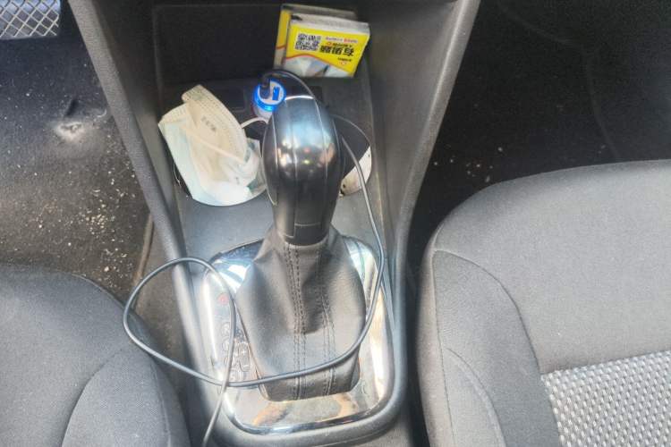 Used Volkswagen Polo 2011 1.6L Automatic ZhiShang Version Gear Lever