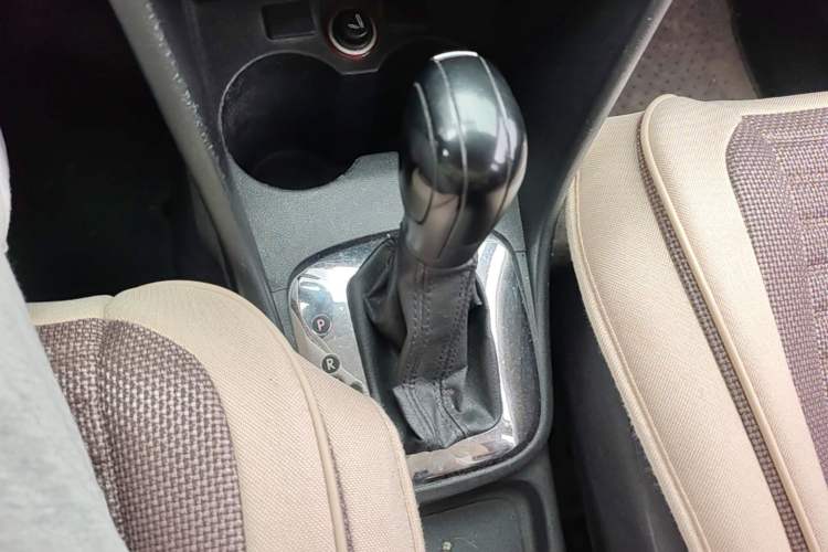 Used Volkswagen Polo 2011 1.6L Automatic ZhiShang Version Gear Lever