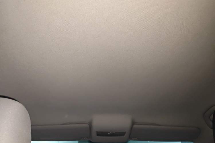 Used Volkswagen Polo 2011 1.6L Automatic ZhiShang Version Headliner
