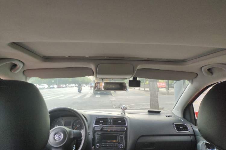 Used Volkswagen Polo 2011 1.6L Automatic ZhiKu Edition Headliner
