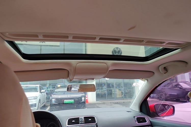 Used Volkswagen Polo 2011 1.6L Automatic ZhiKu Edition Headliner