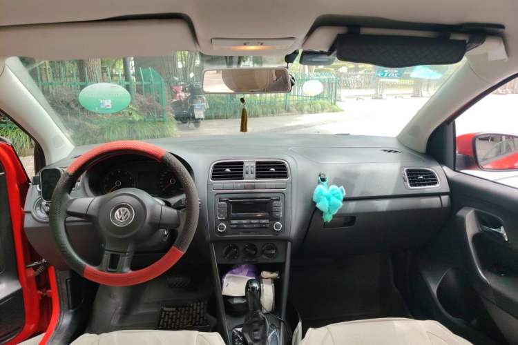 Used Volkswagen Polo 2011 1.6L Automatic ZhiShang Version Headliner