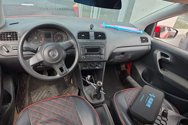 Used Volkswagen Polo 2011 1.4L Manual ZhiLe Edition Headliner
