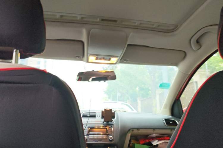 Used Volkswagen Polo 2011 1.6L Automatic ZhiShang Version Headliner