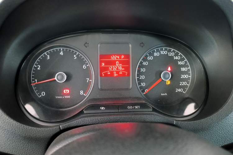 Used Volkswagen Polo 2011 1.4L Automatic ZhiShang Version Instrument Cluster