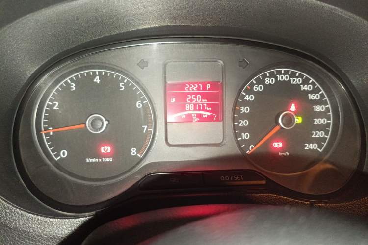 Used Volkswagen Polo 2011 1.4L Automatic ZhiShang Version Instrument Cluster