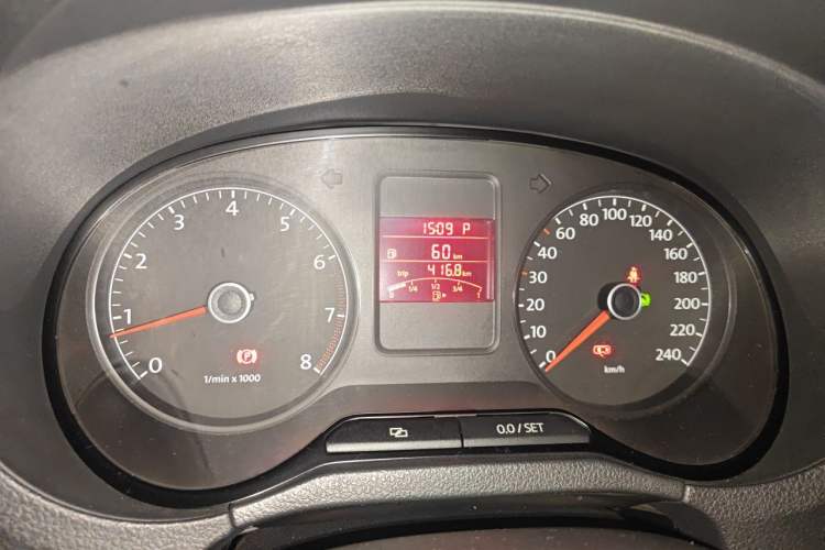 Used Volkswagen Polo 2011 1.6L Automatic ZhiShang Version Instrument Cluster