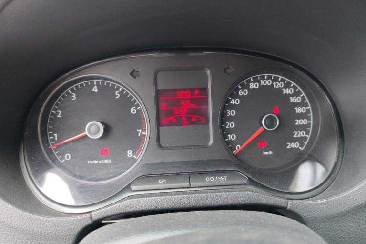 Used Volkswagen Polo 2011 1.6L Automatic ZhiShang Version Instrument Cluster