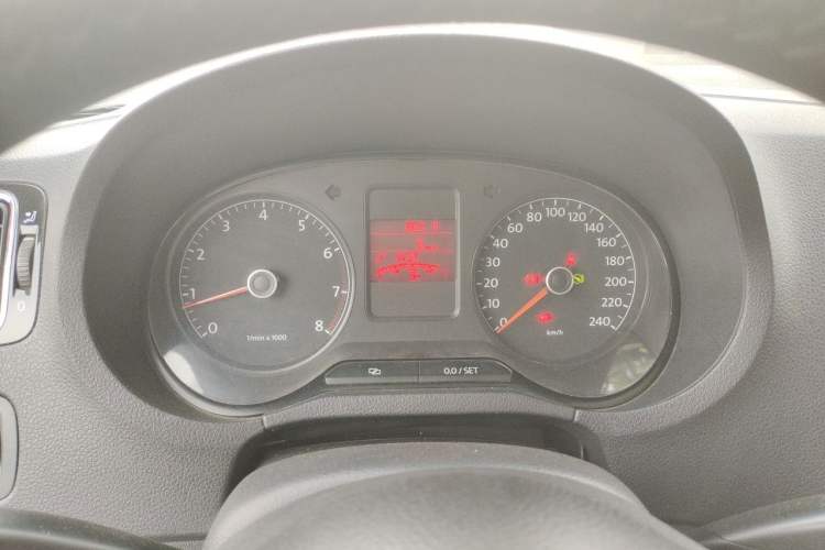 Used Volkswagen Polo 2011 1.6L Automatic ZhiKu Edition Instrument Cluster