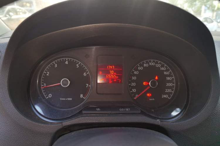 Used Volkswagen Polo 2011 1.6L Manual ZhiShang Edition Instrument Cluster