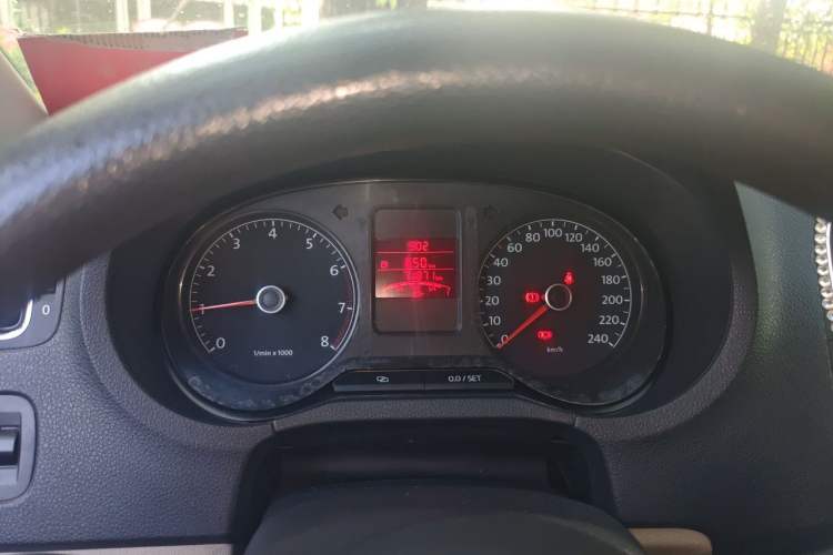 Used Volkswagen Polo 2011 1.6L Manual ZhiShang Edition Instrument Cluster