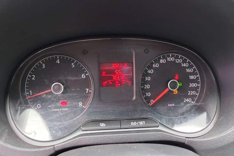 Used Volkswagen Polo 2011 1.6L Automatic ZhiKu Edition Instrument Cluster