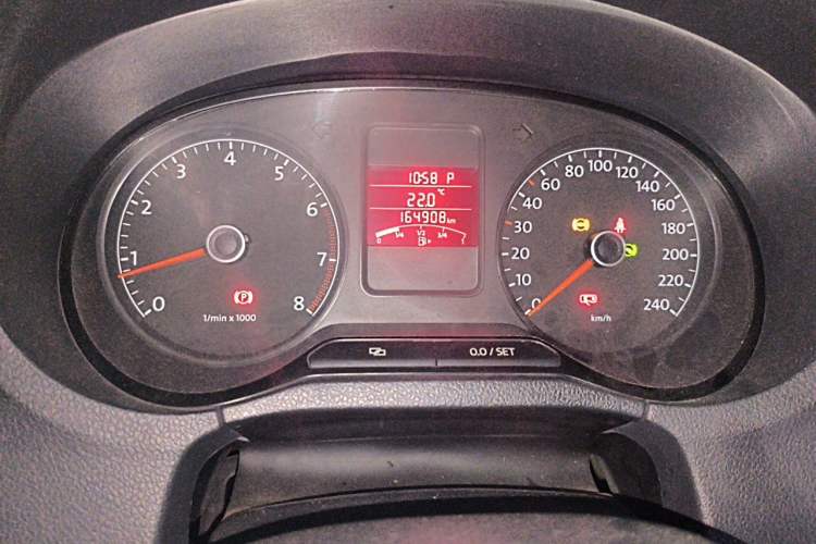 Used Volkswagen Polo 2011 1.6L Automatic ZhiShang Version Instrument Cluster