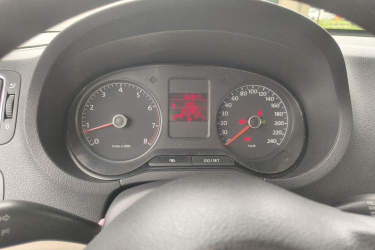 Used Volkswagen Polo 2011 1.6L Automatic ZhiKu Edition Instrument Cluster