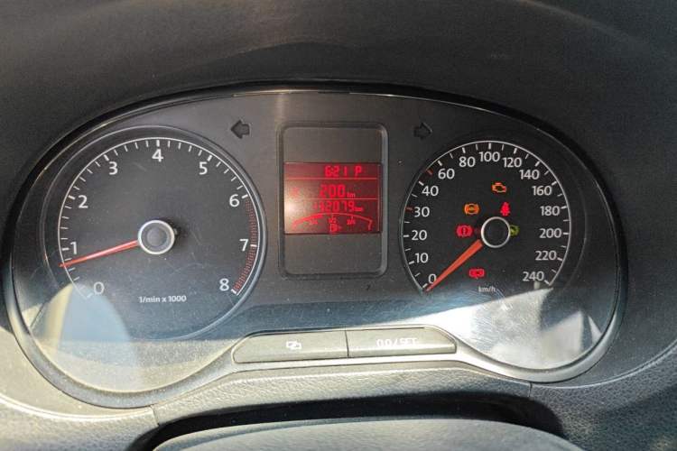 Used Volkswagen Polo 2011 1.6L Automatic ZhiShang Version Instrument Cluster