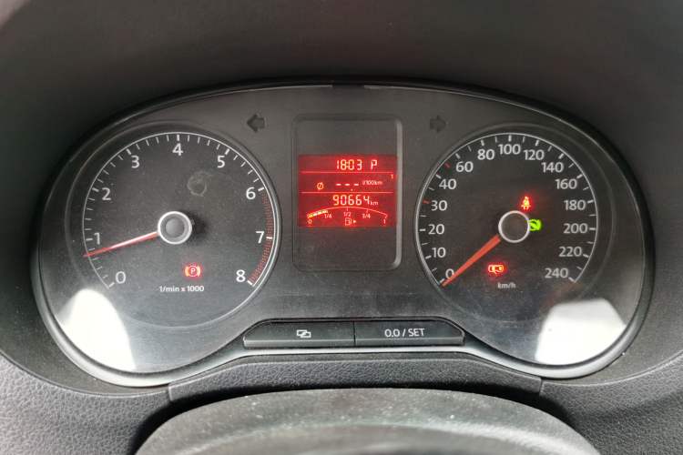 Used Volkswagen Polo 2011 1.4L Automatic ZhiShang Version Instrument Cluster