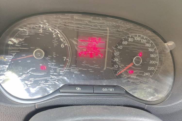 Used Volkswagen Polo 2011 1.6L Automatic ZhiShang Version Instrument Cluster