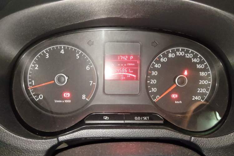 Used Volkswagen Polo 2011 1.6L Automatic ZhiShang Version Instrument Cluster